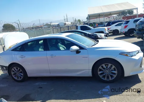 2020 Toyota Avalon Hybrid Xle z USA, uszkodzony, nr VIN 4T1A21FB4LU012237